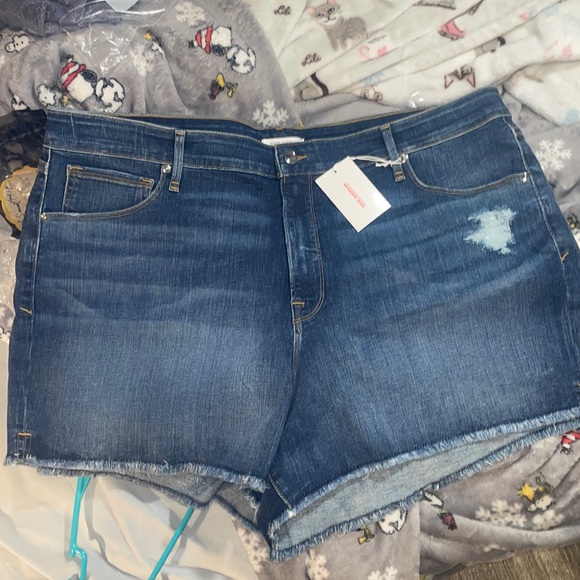 ♾✨🆕Good American Jean Shorts~Size 20✨💜✨ - Picture 1 of 4